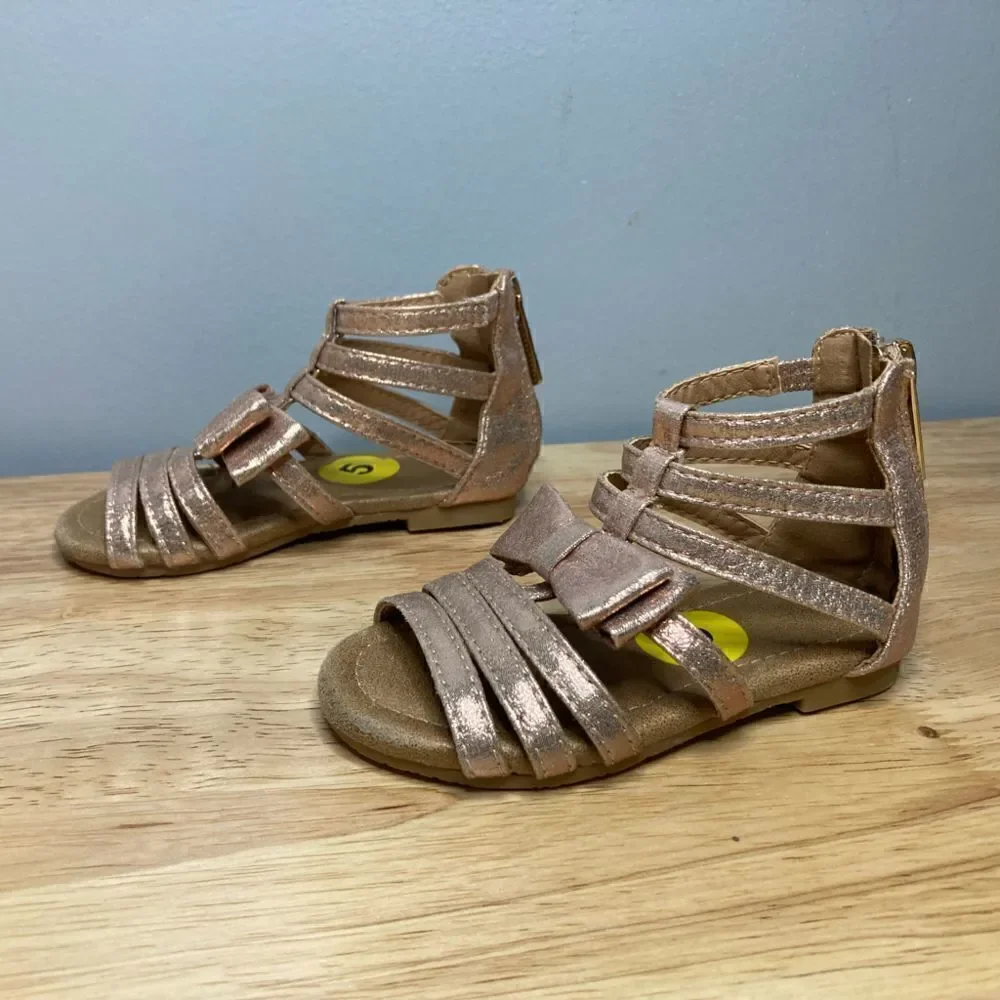 Tahari Baby ‘Skylar’ Gladiator Style Sandal, Metallic Rose Gold Toddler Size 5